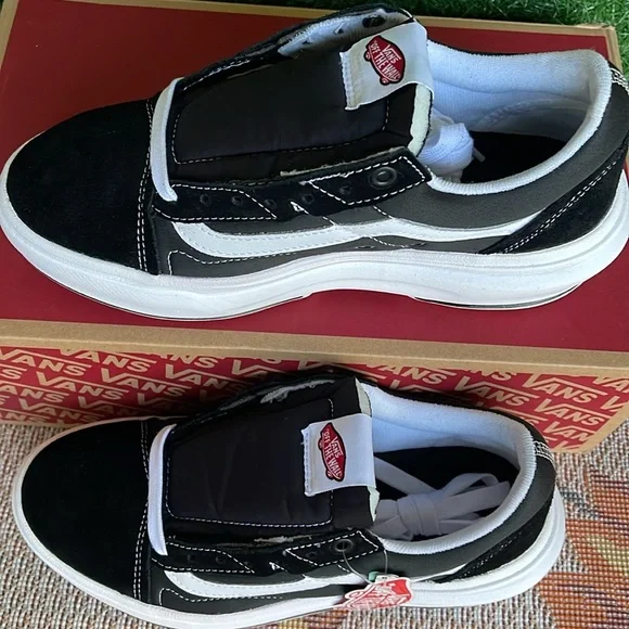 Vans WMNS Oid Skool Over
Black/White
VN0A7Q5EBA2
Sneakers Platforms - Picture 4 of 16